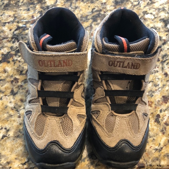 Size 11 hiking boots - Picture 1 of 2